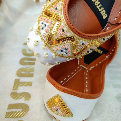 White Gold Women Khussa E006 - Bustangi